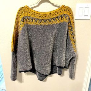 Gray/yellow sweater